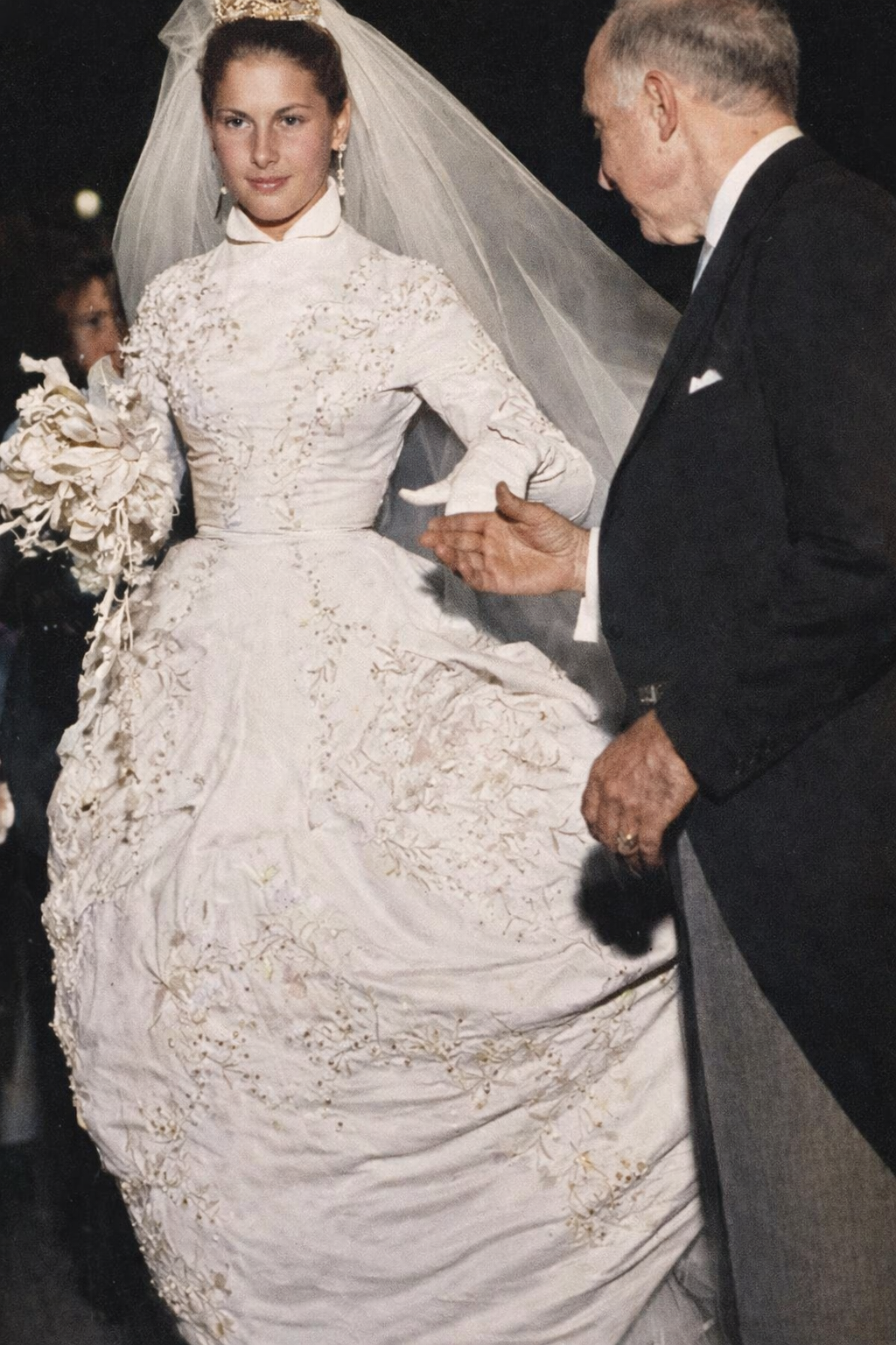 Pedro Lorenzo Raggio com sua enteada Maricy em seu casamento