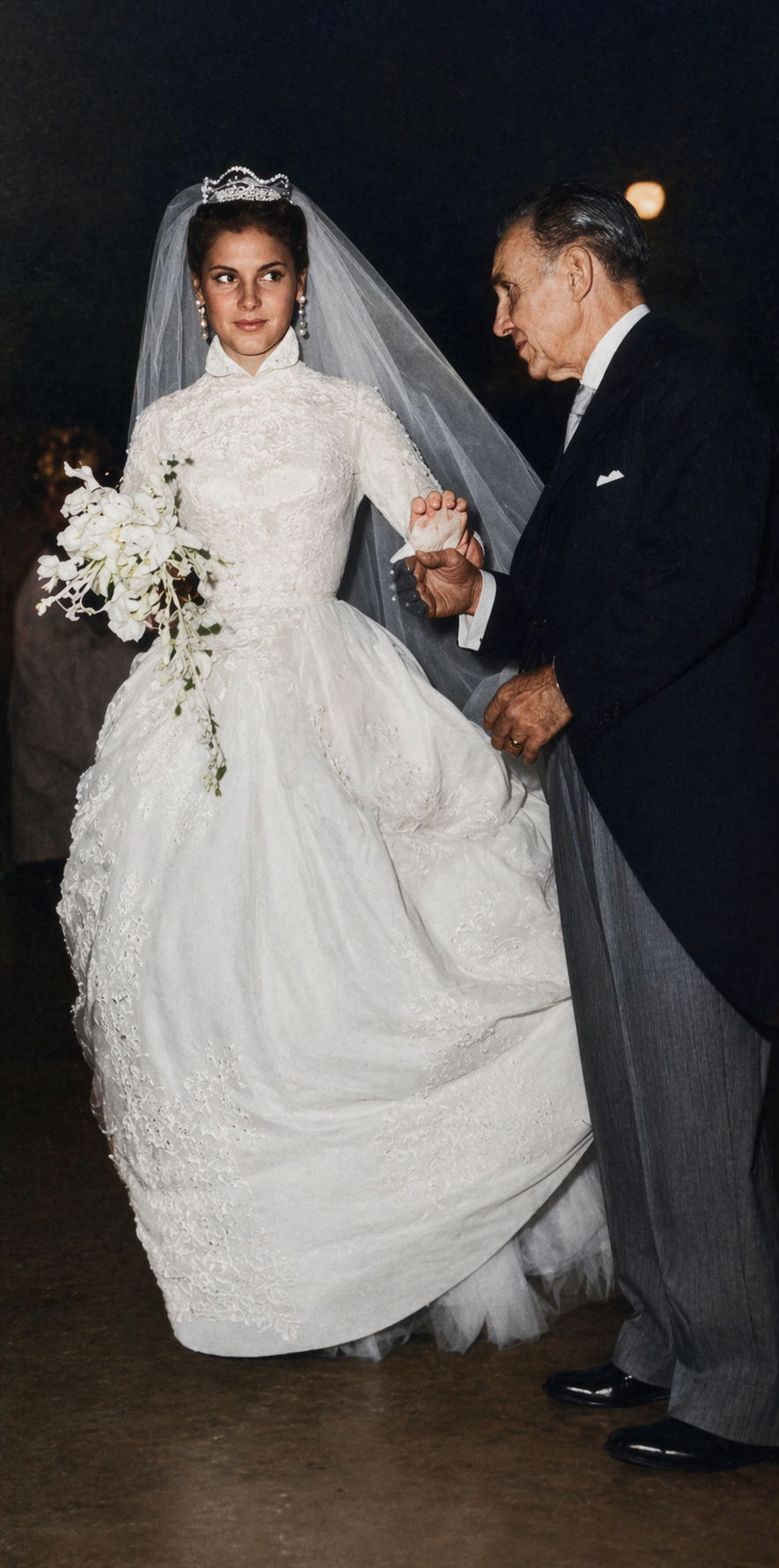 Pedro Lorenzo Raggio com sua enteada Maricy em seu casamento