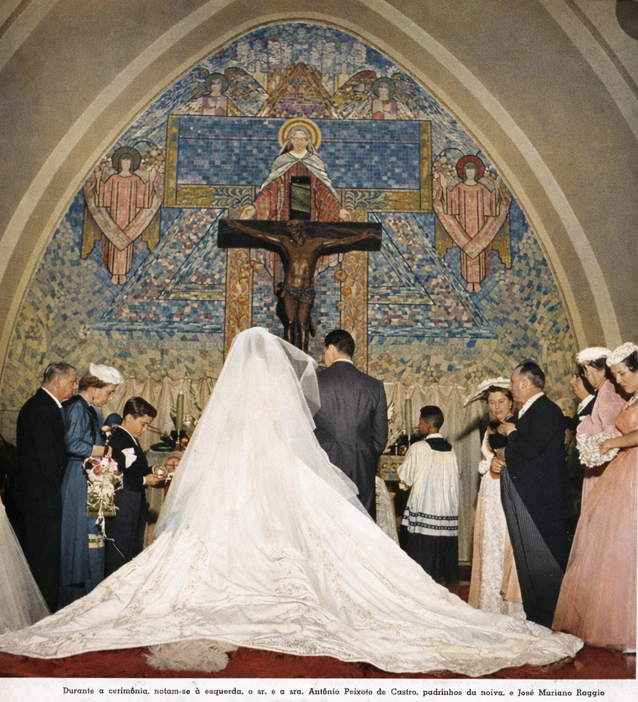 Maricy e Romeu Trussardi no altar no dia de seu casamento